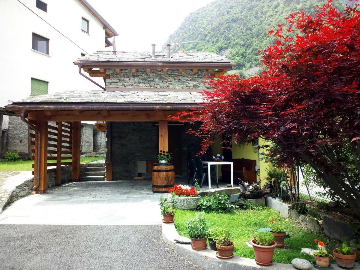 Villa Acero Rosso à Champdepraz Extérieur photo